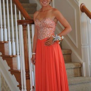 Jasz Couture 5217 prom dress